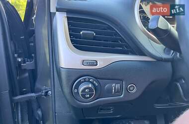 Внедорожник / Кроссовер Jeep Cherokee 2015 в 