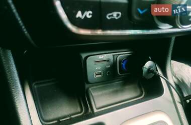 Внедорожник / Кроссовер Jeep Cherokee 2013 в 