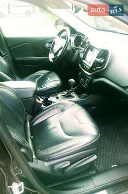 Внедорожник / Кроссовер Jeep Cherokee 2013 в 