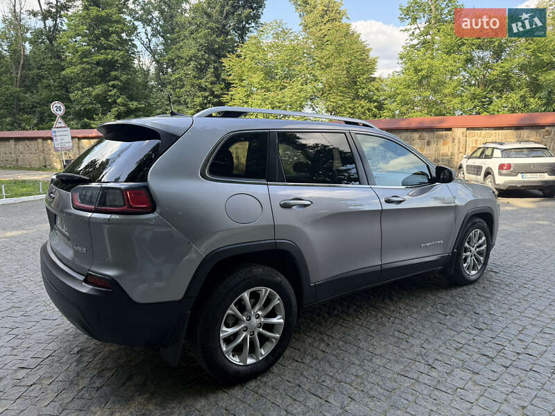 Внедорожник / Кроссовер Jeep Cherokee 2018 в Черновцах