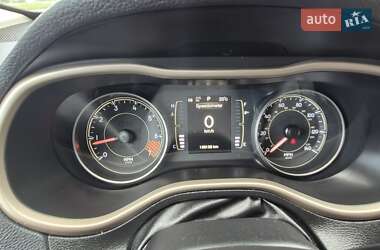 Внедорожник / Кроссовер Jeep Cherokee 2014 в 