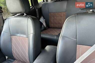 Внедорожник / Кроссовер Jeep Cherokee 2001 в 