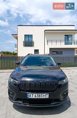 Внедорожник / Кроссовер Jeep Cherokee 2019 в 