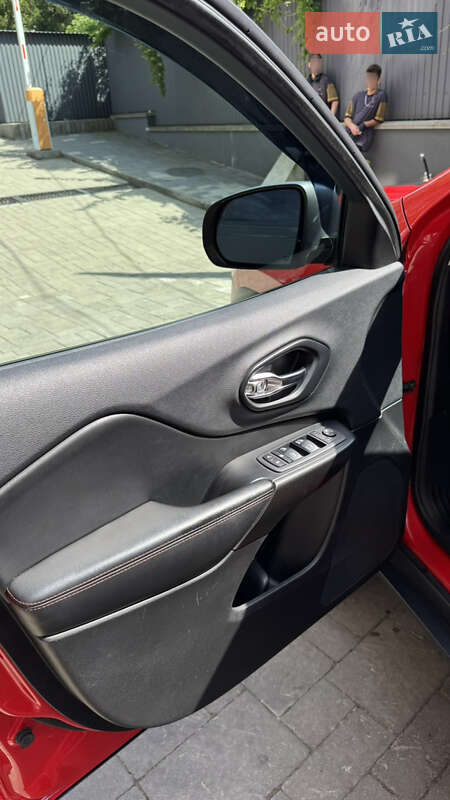 Внедорожник / Кроссовер Jeep Cherokee 2018 в Ужгороде фото 22 Внедорожник / Кроссовер Jeep Cherokee 2018 в Ужгороде