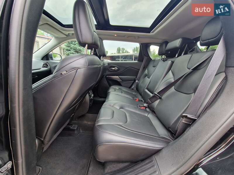 Внедорожник / Кроссовер Jeep Cherokee 2020 в Днепре