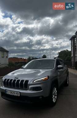 Позашляховик / Кросовер Jeep Cherokee 2014 в Хотові