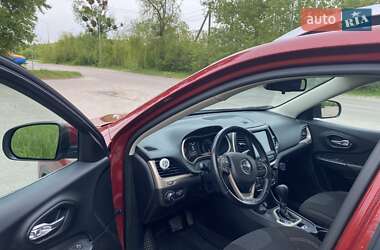 Позашляховик / Кросовер Jeep Cherokee 2016 в 