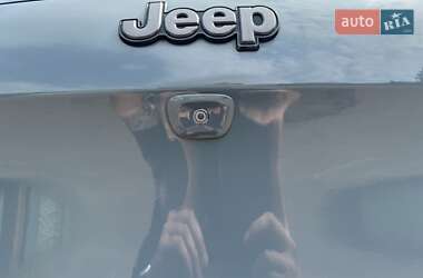 Внедорожник / Кроссовер Jeep Cherokee 2014 в 