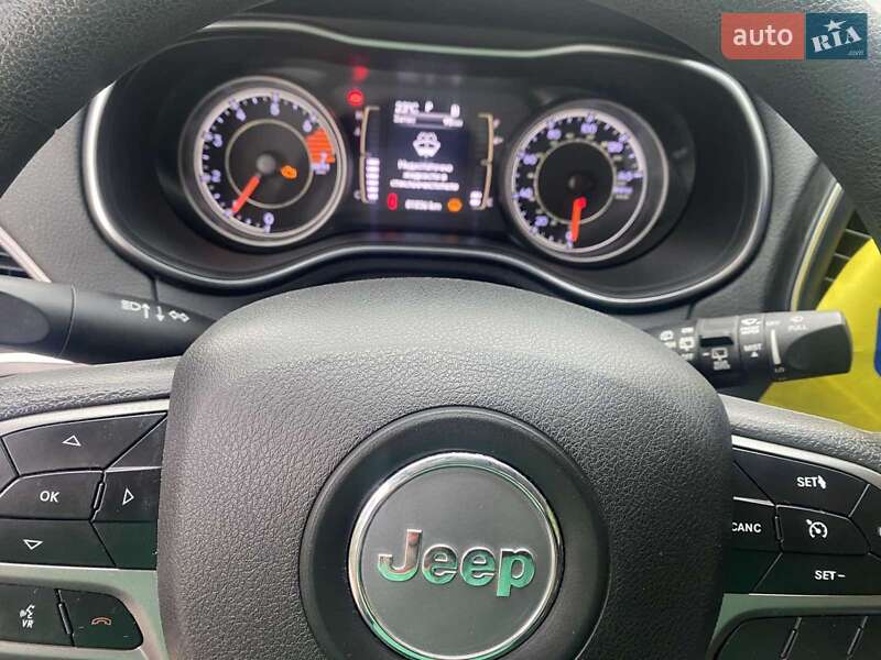 Внедорожник / Кроссовер Jeep Cherokee 2018 в Кременчуге