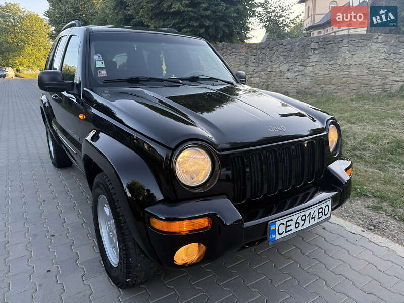Позашляховик / Кросовер Jeep Cherokee 2003 в Чернівцях