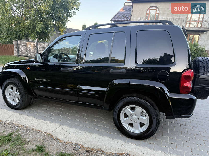 Позашляховик / Кросовер Jeep Cherokee 2003 в Чернівцях