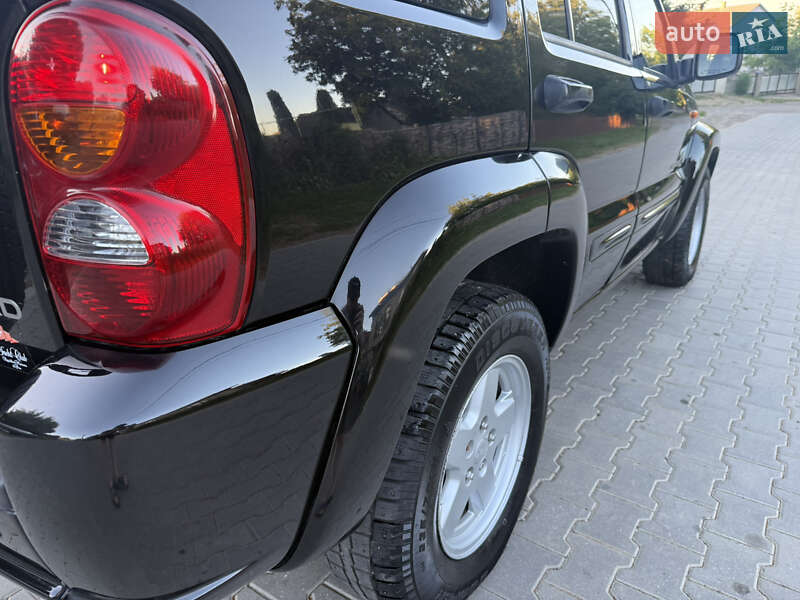 Позашляховик / Кросовер Jeep Cherokee 2003 в Чернівцях