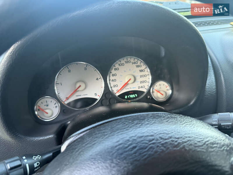 Позашляховик / Кросовер Jeep Cherokee 2003 в Чернівцях