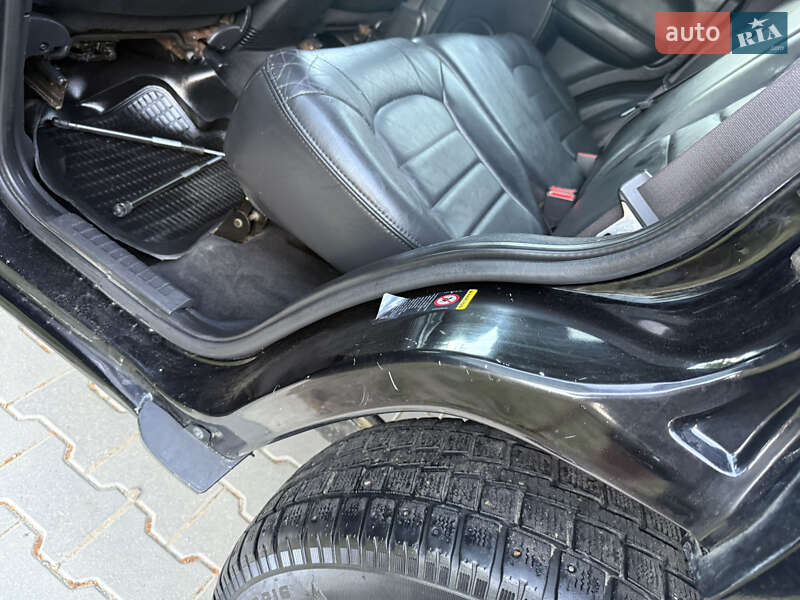 Позашляховик / Кросовер Jeep Cherokee 2003 в Чернівцях