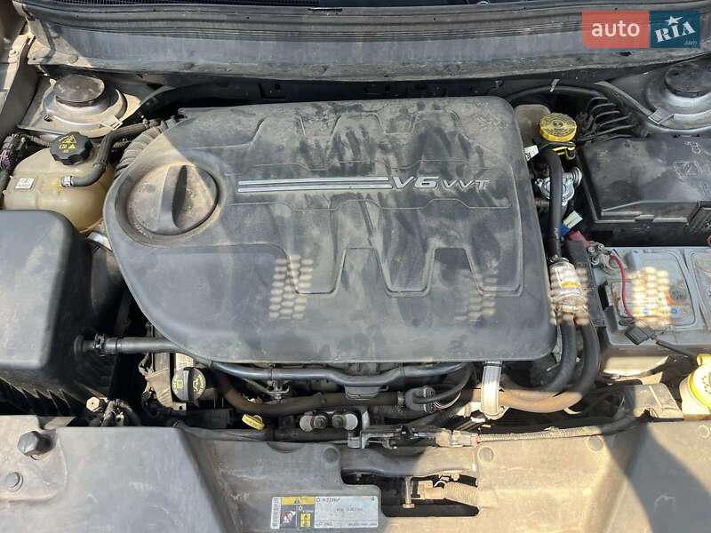 Внедорожник / Кроссовер Jeep Cherokee 2015 в Гостомеле