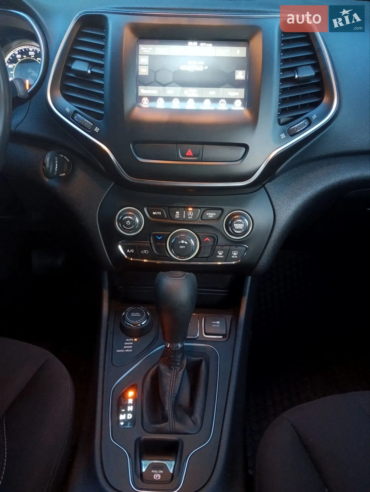 2020 Jeep Cherokee - мініатюра 11