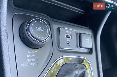 Внедорожник / Кроссовер Jeep Cherokee 2020 в 