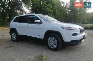 Позашляховик / Кросовер Jeep Cherokee 2015 в 