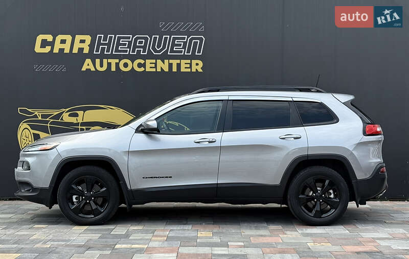 Внедорожник / Кроссовер Jeep Cherokee 2016 в Киеве