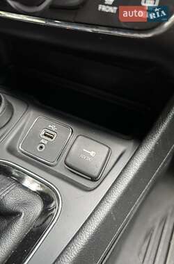 Внедорожник / Кроссовер Jeep Cherokee 2018 в 