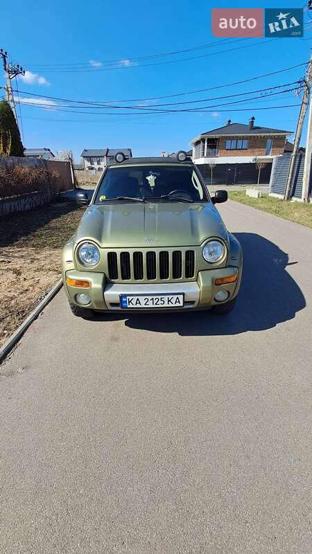 Внедорожник / Кроссовер Jeep Cherokee 2003 в Киеве