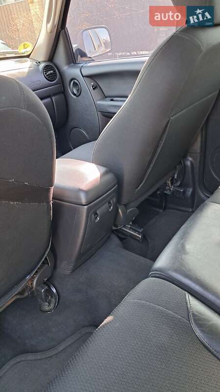 Внедорожник / Кроссовер Jeep Cherokee 2003 в Киеве