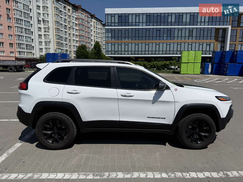 Внедорожник / Кроссовер Jeep Cherokee 2016 в Ивано-Франковске фото 3 Внедорожник / Кроссовер Jeep Cherokee 2016 в Ивано-Франковске