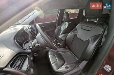 Внедорожник / Кроссовер Jeep Cherokee 2019 в 