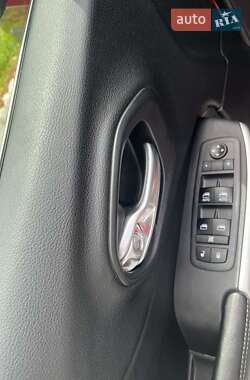 Внедорожник / Кроссовер Jeep Cherokee 2017 в 