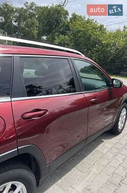 Внедорожник / Кроссовер Jeep Cherokee 2017 в 