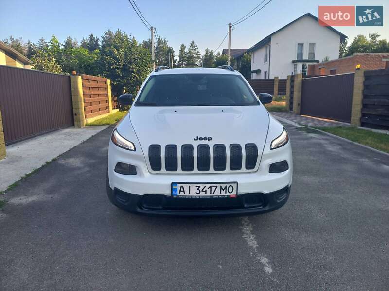 Внедорожник / Кроссовер Jeep Cherokee 2016 в Киеве