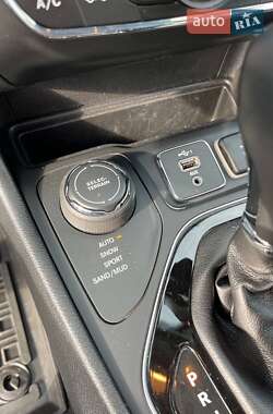Внедорожник / Кроссовер Jeep Cherokee 2019 в 