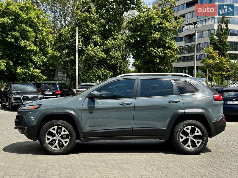 Внедорожник / Кроссовер Jeep Cherokee 2016 в Днепре