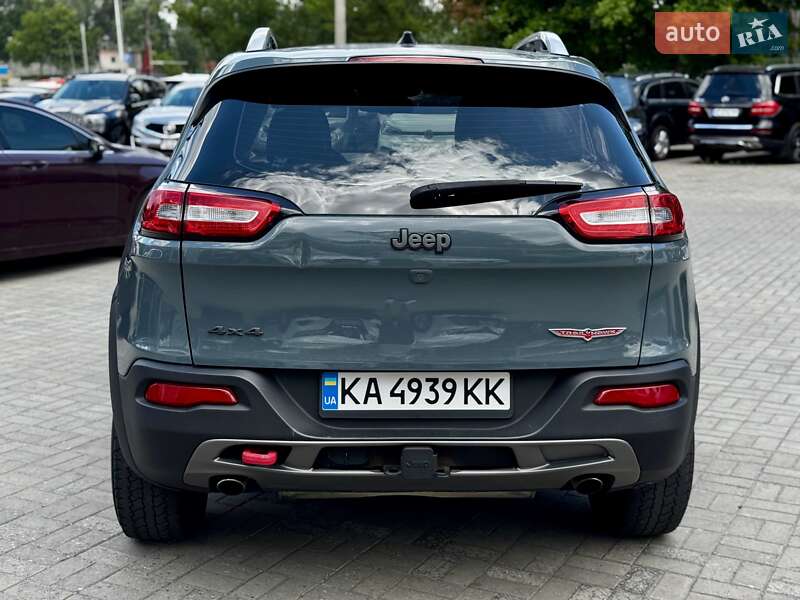 Внедорожник / Кроссовер Jeep Cherokee 2016 в Днепре