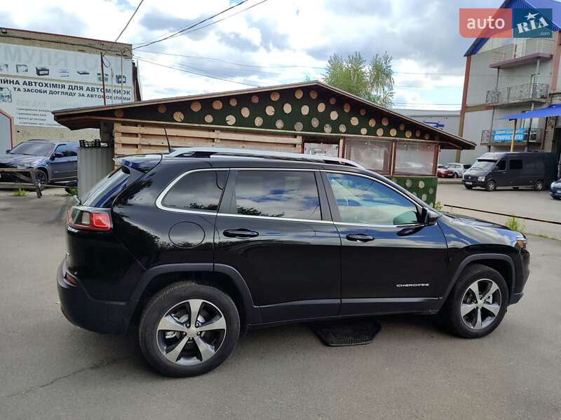 Внедорожник / Кроссовер Jeep Cherokee 2019 в Ровно