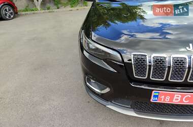 Внедорожник / Кроссовер Jeep Cherokee 2019 в 
