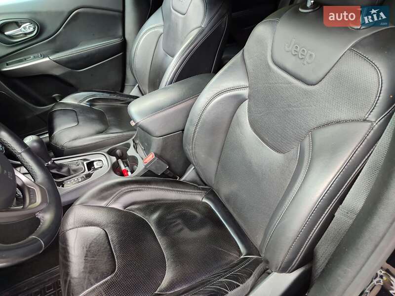 Внедорожник / Кроссовер Jeep Cherokee 2019 в Ровно