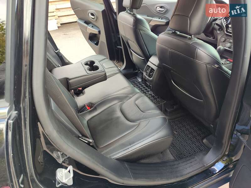 Внедорожник / Кроссовер Jeep Cherokee 2019 в Ровно