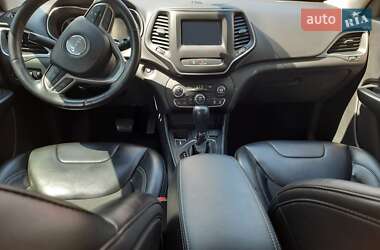 Внедорожник / Кроссовер Jeep Cherokee 2018 в 