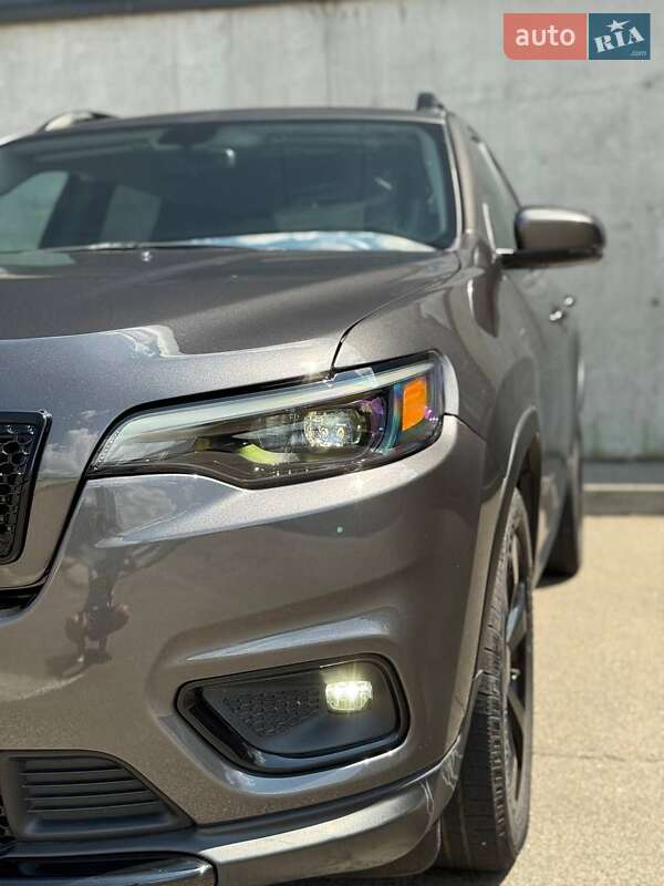 Внедорожник / Кроссовер Jeep Cherokee 2019 в Киеве