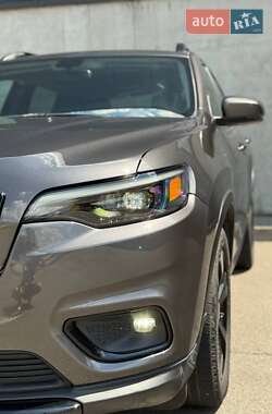 Внедорожник / Кроссовер Jeep Cherokee 2019 в 