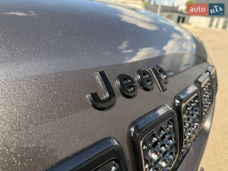 Внедорожник / Кроссовер Jeep Cherokee 2019 в Киеве