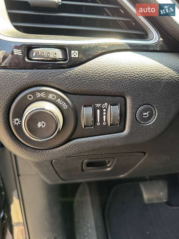 Внедорожник / Кроссовер Jeep Cherokee 2019 в Киеве