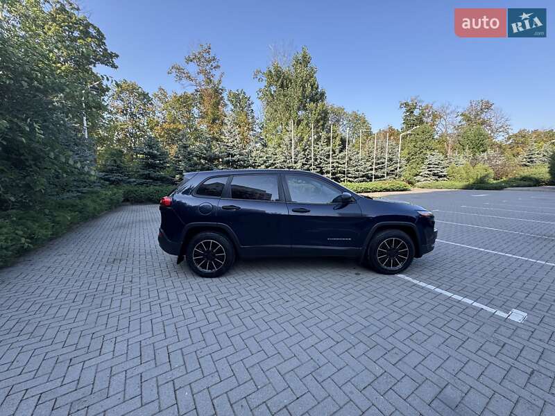 Внедорожник / Кроссовер Jeep Cherokee 2015 в Харькове