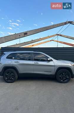 Внедорожник / Кроссовер Jeep Cherokee 2015 в 
