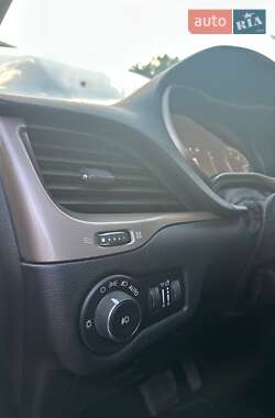 Внедорожник / Кроссовер Jeep Cherokee 2015 в 