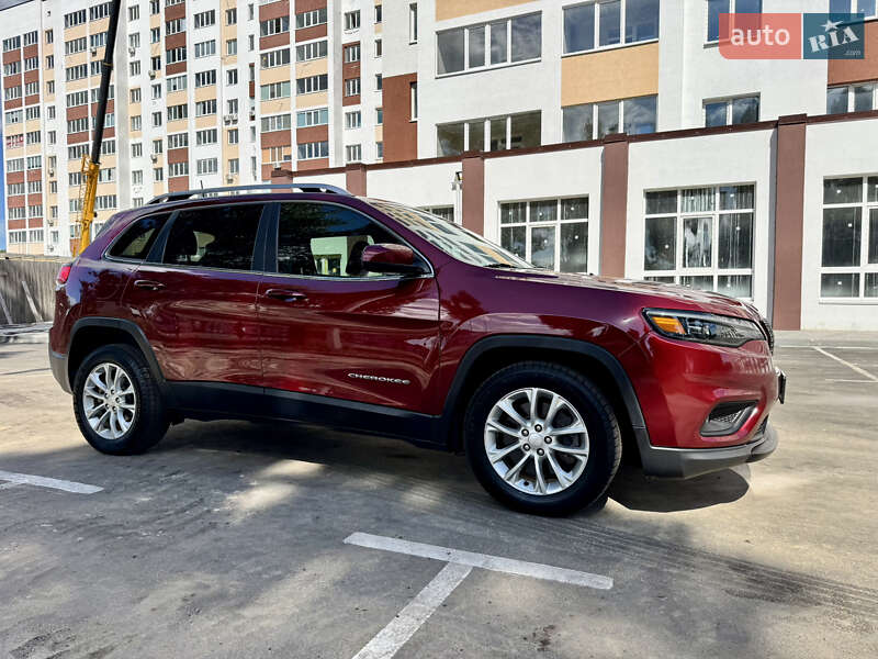 Внедорожник / Кроссовер Jeep Cherokee 2019 в Киеве