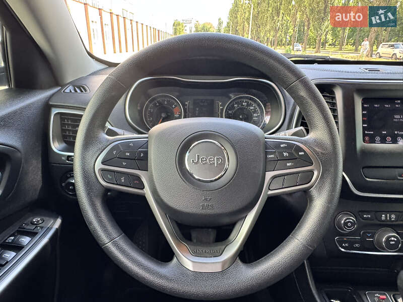Внедорожник / Кроссовер Jeep Cherokee 2019 в Киеве