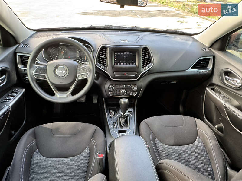 Внедорожник / Кроссовер Jeep Cherokee 2019 в Киеве