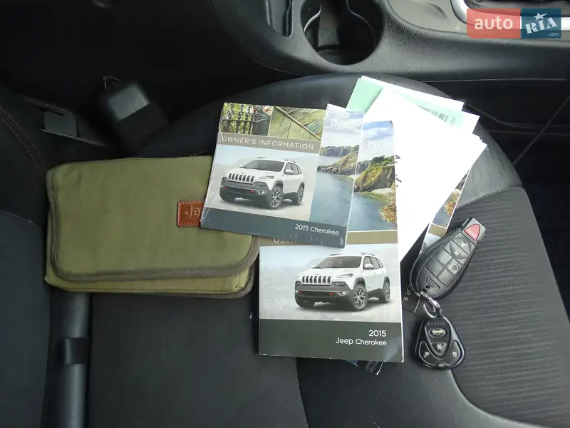 Внедорожник / Кроссовер Jeep Cherokee 2015 в Киеве документ 2 фото Внедорожник / Кроссовер Jeep Cherokee 2015 в Киеве документ